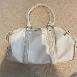 White leather Michael kors shoulder bag. Like new.